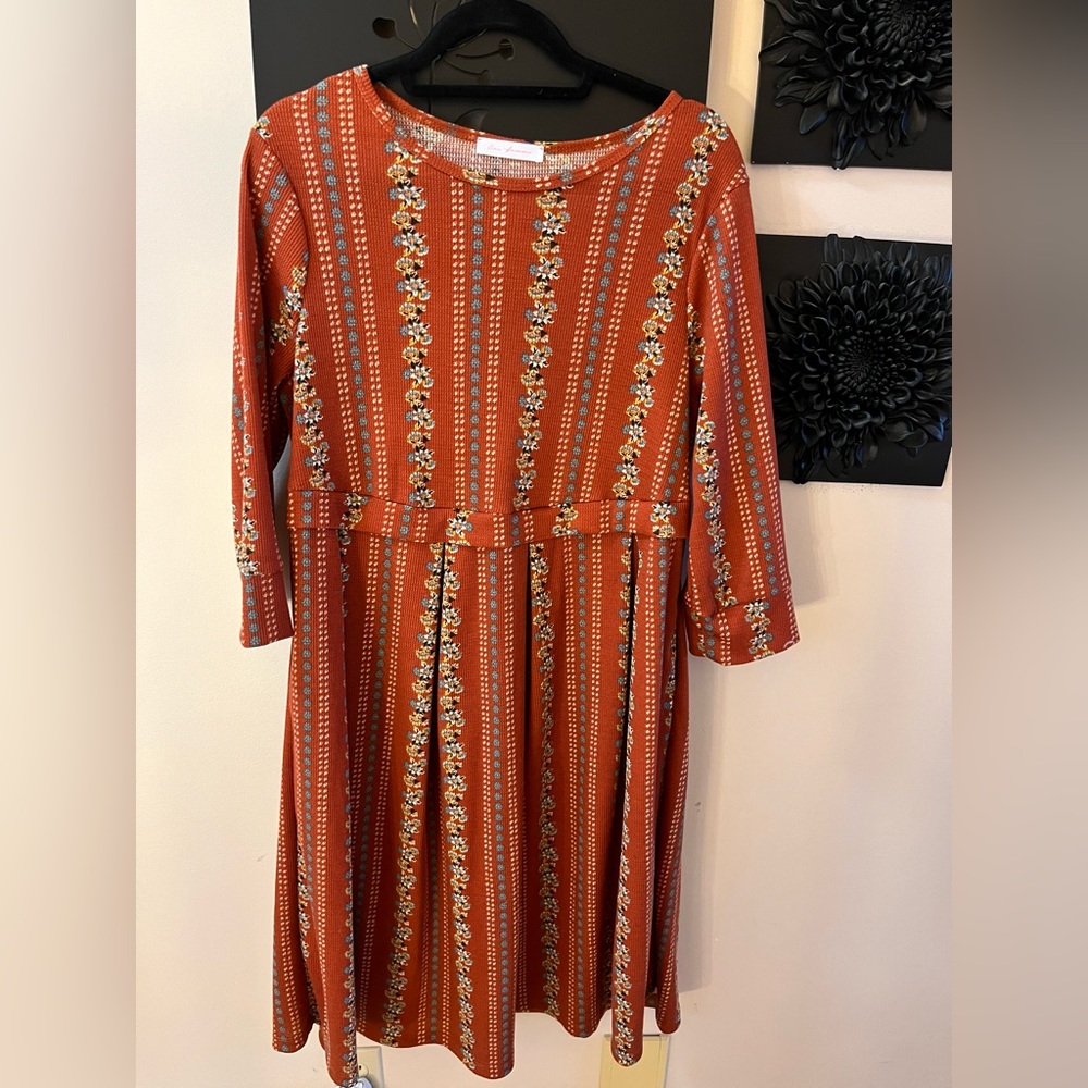 Ces Femme NWOT pumpkin floral dress with box pleats, long sleeves, waffle fabric
